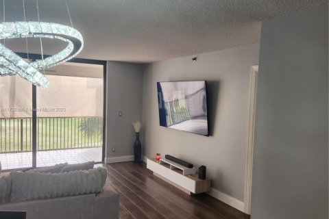 Купить кондоминиум в Лодерхилл, Флорида 2 спальни, 131.55м2, № 1958536 - фото 10