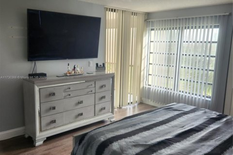 Купить кондоминиум в Лодерхилл, Флорида 2 спальни, 131.55м2, № 1958536 - фото 23