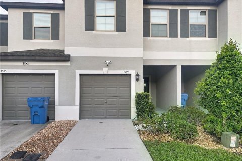 Townhouse in Lutz, Florida 3 bedrooms, 151.8 sq.m. № 2388261 - photo 2