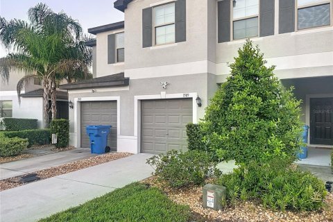 Townhouse in Lutz, Florida 3 bedrooms, 151.8 sq.m. № 2388261 - photo 4