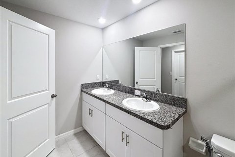 Townhouse in Lutz, Florida 3 bedrooms, 151.8 sq.m. № 2388261 - photo 24