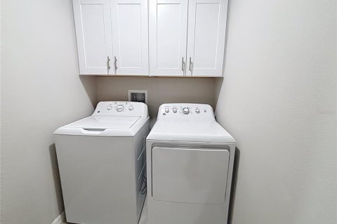 Townhouse in Lutz, Florida 3 bedrooms, 151.8 sq.m. № 2388261 - photo 27