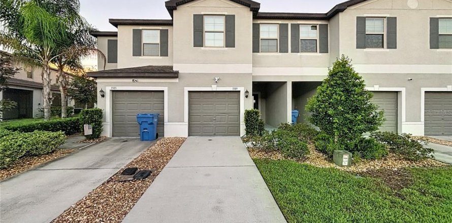 Townhouse in Lutz, Florida 3 bedrooms, 151.8 sq.m. № 2388261