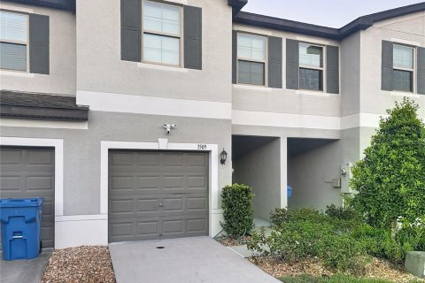 Townhouse in Lutz, Florida 3 bedrooms, 151.8 sq.m. № 2388261 - photo 3