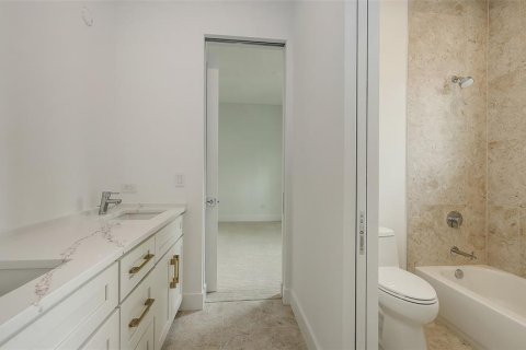 House in Sarasota, Florida 5 bedrooms, 367.89 sq.m. № 1789808 - photo 15