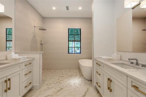 House in Sarasota, Florida 5 bedrooms, 367.89 sq.m. № 1789808 - photo 10