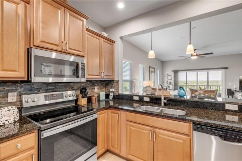 Condo in New Smyrna Beach, Florida, 3 bedrooms № 2234610 - photo 19