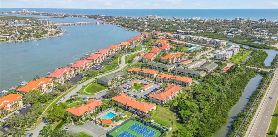 Condo in New Smyrna Beach, Florida, 3 bedrooms № 2234610