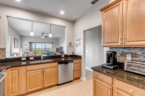 Condo in New Smyrna Beach, Florida, 3 bedrooms № 2234610 - photo 18