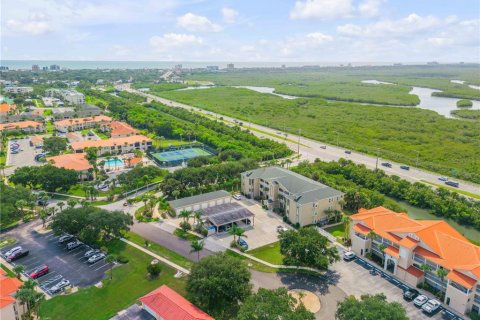 Condo in New Smyrna Beach, Florida, 3 bedrooms № 2234610 - photo 11