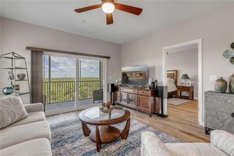 Condo in New Smyrna Beach, Florida, 3 bedrooms № 2234610 - photo 24