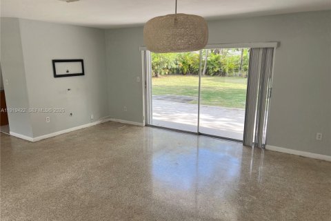 Villa ou maison à louer à Palmetto Bay, Floride: 3 chambres, 131.46 m2 № 1974431 - photo 3