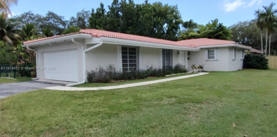 Villa ou maison à Palmetto Bay, Floride 3 chambres, 131.46 m2 № 1974431