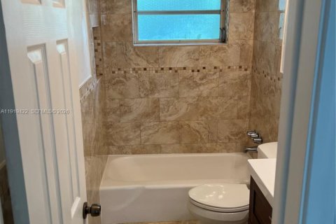 Villa ou maison à louer à Palmetto Bay, Floride: 3 chambres, 131.46 m2 № 1974431 - photo 7