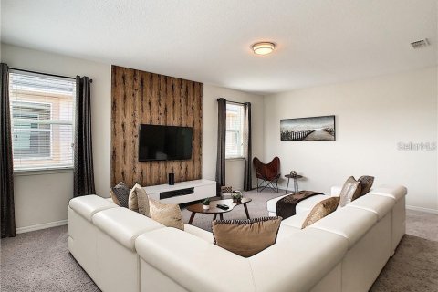 Casa en alquiler en Kissimmee, Florida, 7 dormitorios, 315.96 m2 № 1913561 - foto 5