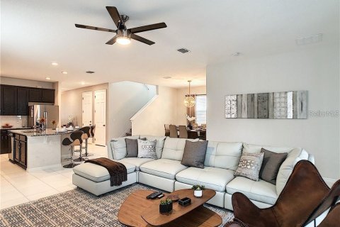 Casa en alquiler en Kissimmee, Florida, 7 dormitorios, 315.96 m2 № 1913561 - foto 7