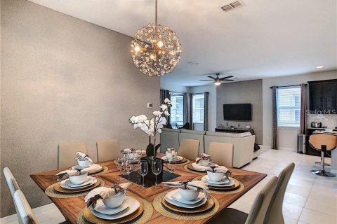 Casa en alquiler en Kissimmee, Florida, 7 dormitorios, 315.96 m2 № 1913561 - foto 4