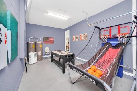 Casa en alquiler en Kissimmee, Florida, 7 dormitorios, 315.96 m2 № 1913561 - foto 17