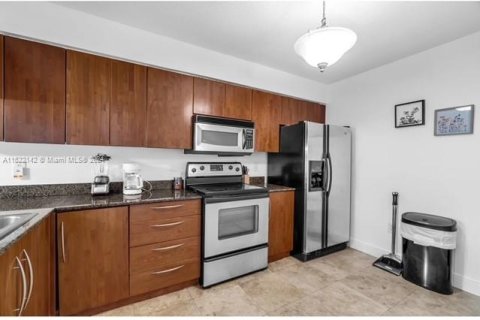 Condo in Miami, Florida, 2 bedrooms № 2060119 - photo 8