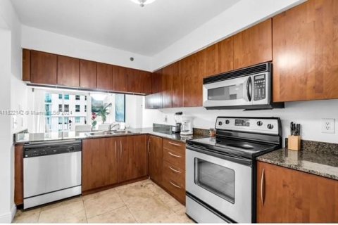 Condo in Miami, Florida, 2 bedrooms № 2060119 - photo 9