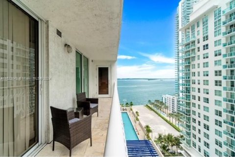 Condo in Miami, Florida, 2 bedrooms № 2060119 - photo 11