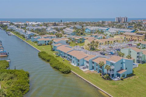 Condo in Indian Rocks Beach, Florida, 2 bedrooms  № 1837594 - photo 30