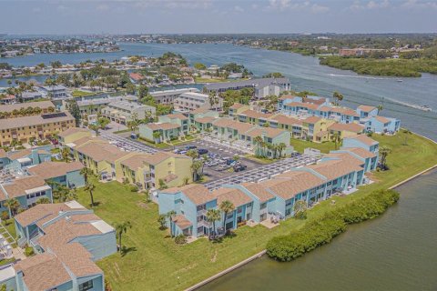 Condo in Indian Rocks Beach, Florida, 2 bedrooms  № 1837594 - photo 27