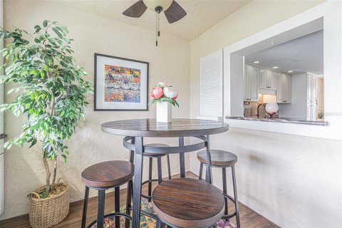 Condo in Indian Rocks Beach, Florida, 2 bedrooms  № 1837594 - photo 11