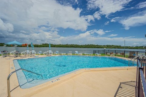 Condo in Indian Rocks Beach, Florida, 2 bedrooms  № 1837594 - photo 6