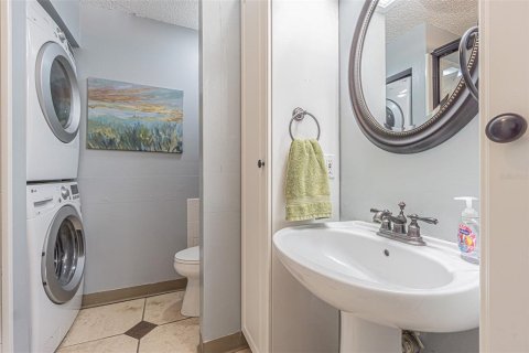 Condo in Indian Rocks Beach, Florida, 2 bedrooms  № 1837594 - photo 21