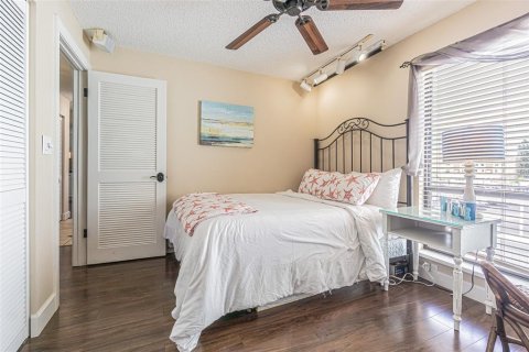 Condo in Indian Rocks Beach, Florida, 2 bedrooms  № 1837594 - photo 20