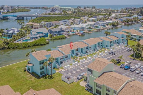 Condo in Indian Rocks Beach, Florida, 2 bedrooms  № 1837594 - photo 28
