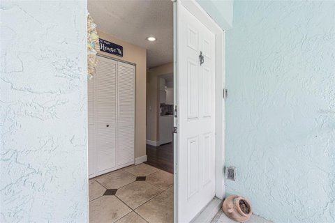 Condo in Indian Rocks Beach, Florida, 2 bedrooms  № 1837594 - photo 22