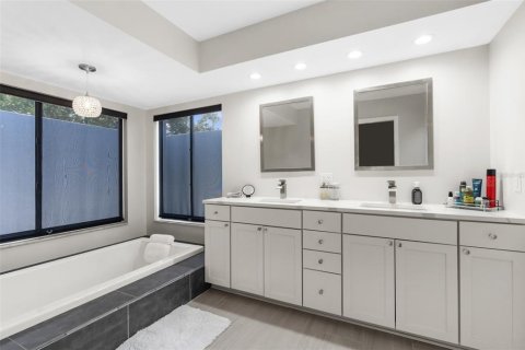 Casa en venta en Spring Hill, Florida, 4 dormitorios, 302.77 m2 № 1612717 - foto 11