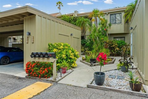 Condo in Sarasota, Florida, 2 bedrooms № 2209051 - photo 5