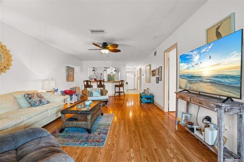 Condo in Sarasota, Florida, 2 bedrooms № 2209051 - photo 10
