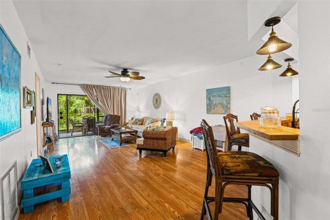Condo in Sarasota, Florida, 2 bedrooms № 2209051 - photo 12