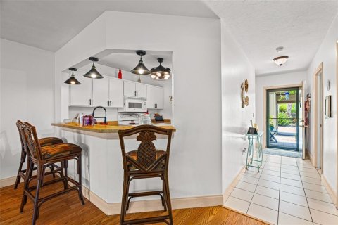 Condo in Sarasota, Florida, 2 bedrooms № 2209051 - photo 18