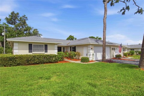 House in Sarasota, Florida 2 bedrooms, 135.27 sq.m. № 2213259