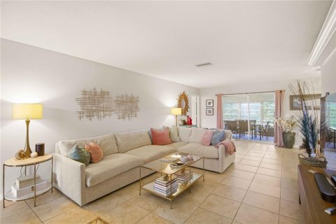 House in Sarasota, Florida 2 bedrooms, 135.27 sq.m. № 2213259 - photo 2