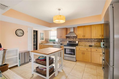 House in Sarasota, Florida 2 bedrooms, 135.27 sq.m. № 2213259 - photo 15