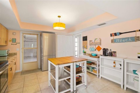 House in Sarasota, Florida 2 bedrooms, 135.27 sq.m. № 2213259 - photo 16