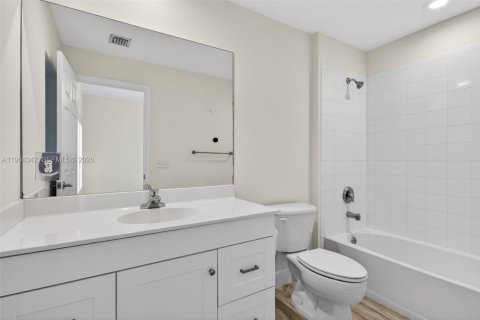 Townhouse in Pompano Beach, Florida 2 bedrooms, 184.69 sq.m. № 2026770 - photo 28