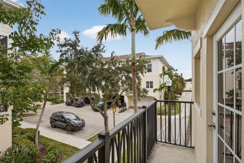 Townhouse in Pompano Beach, Florida 2 bedrooms, 184.69 sq.m. № 2026770 - photo 23