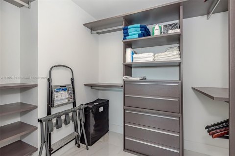 Condo in Miami, Florida, 2 bedrooms  № 1888796 - photo 20