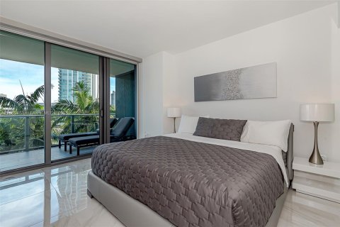Condo in Miami, Florida, 2 bedrooms  № 1888796 - photo 15