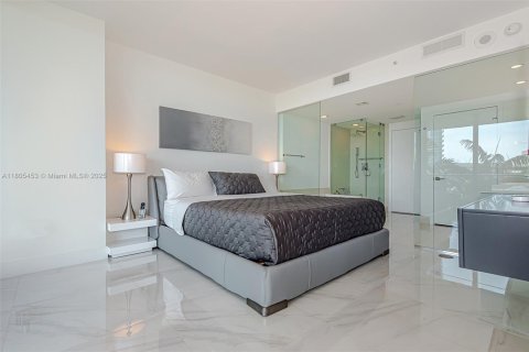 Condo in Miami, Florida, 2 bedrooms  № 1888796 - photo 13