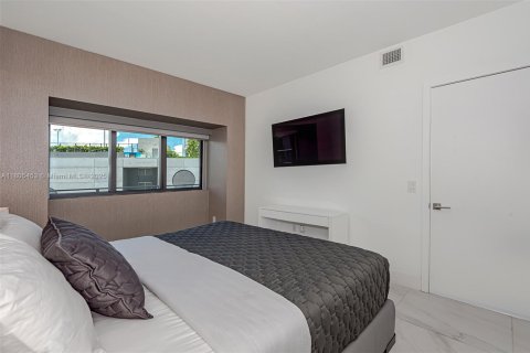 Condo in Miami, Florida, 2 bedrooms  № 1888796 - photo 22