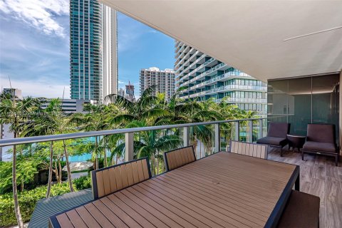 Condo in Miami, Florida, 2 bedrooms  № 1888796 - photo 27