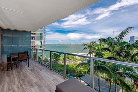 Condo in Miami, Florida, 2 bedrooms  № 1888796 - photo 26